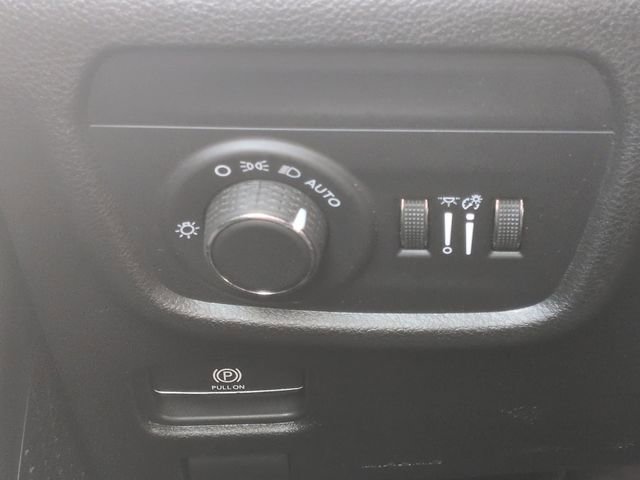 Used 2025 Jeep Grand Cherokee L Laredo image 20