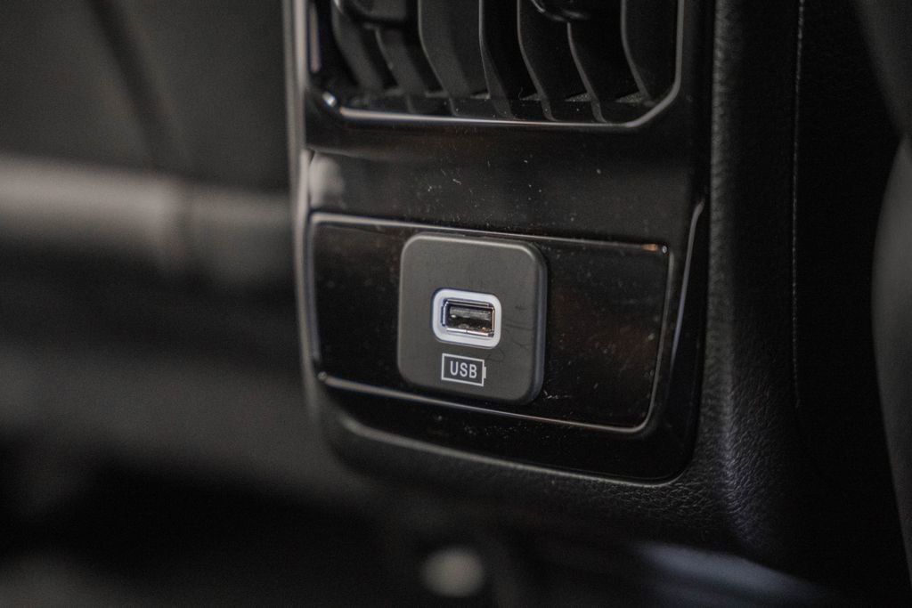 Used 2024 Jeep Compass Limited w/ Sun and Sound Group image 38