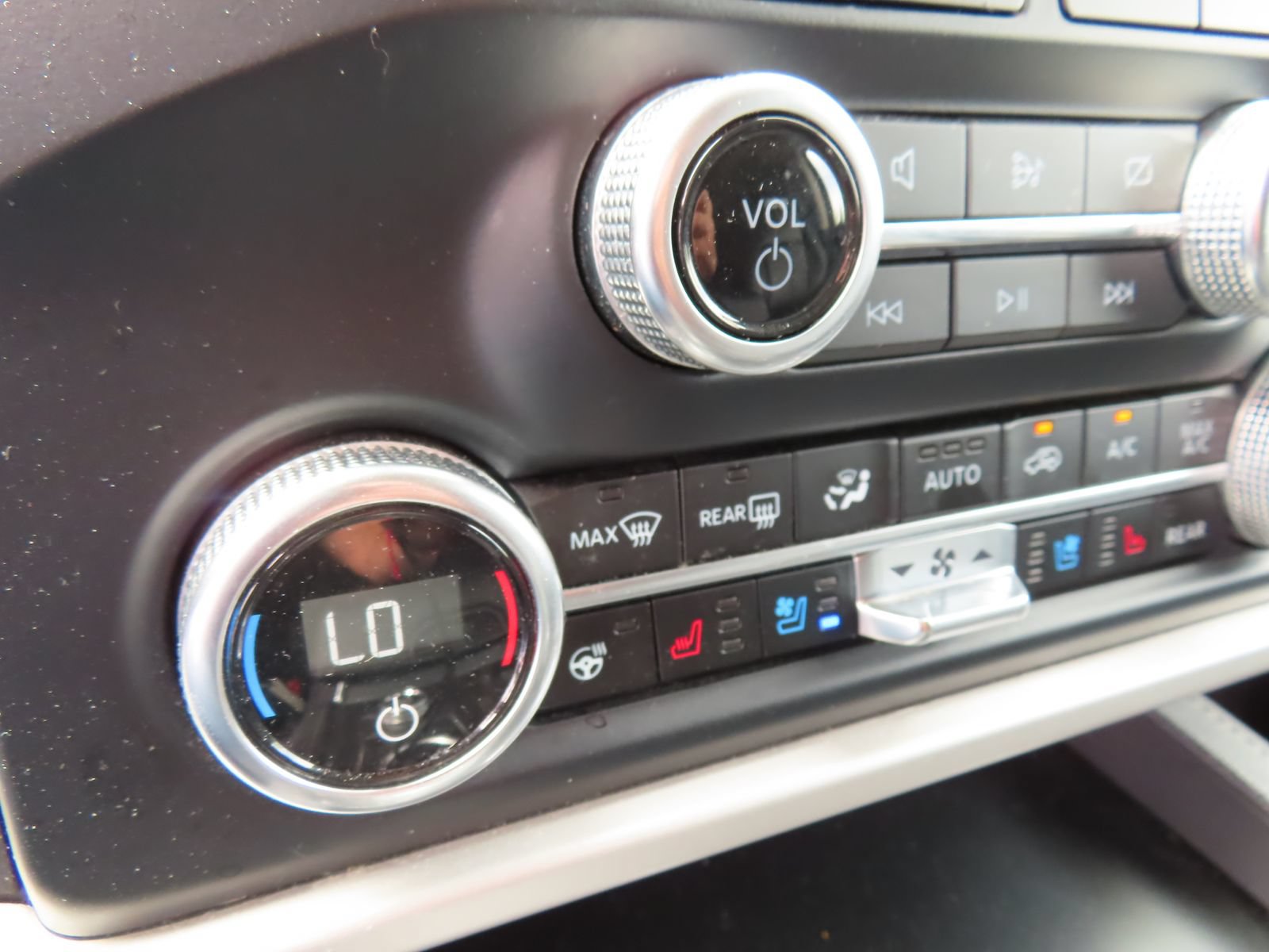 Used 2024 Ford Expedition Max XLT AWD/4WD image 24