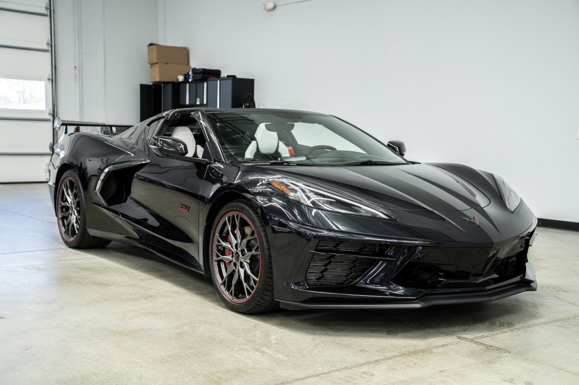 Used 2023 Chevrolet Corvette Stingray Premium Cpe w/ Z51 Performance Package RWD image 3