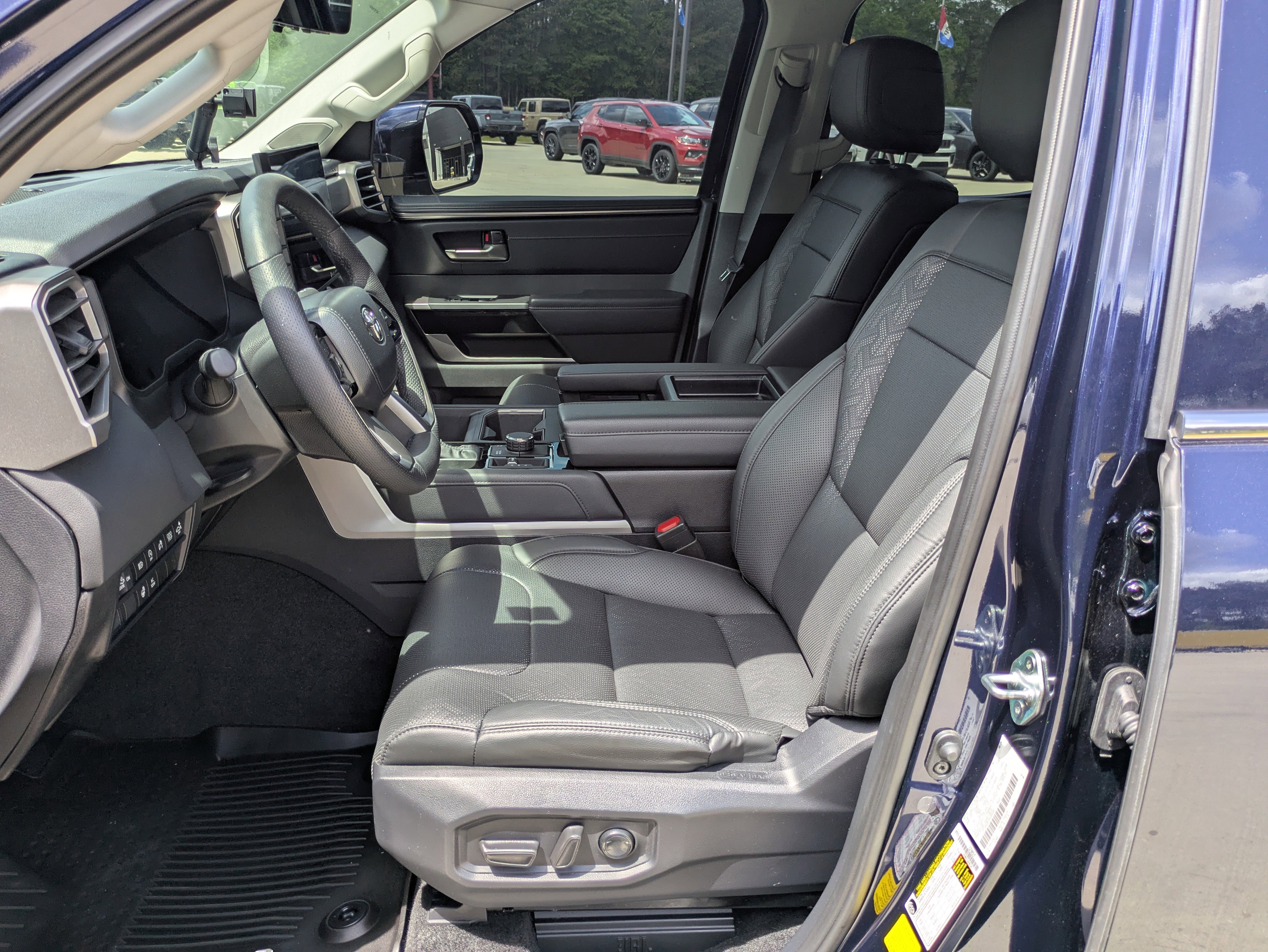 Used 2024 Toyota Tundra Limited AWD/4WD image 8