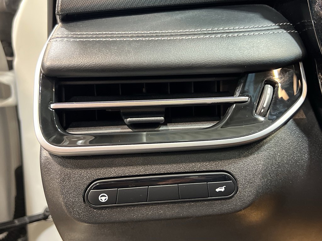 Used 2024 INFINITI QX60 Luxe AWD/4WD image 13