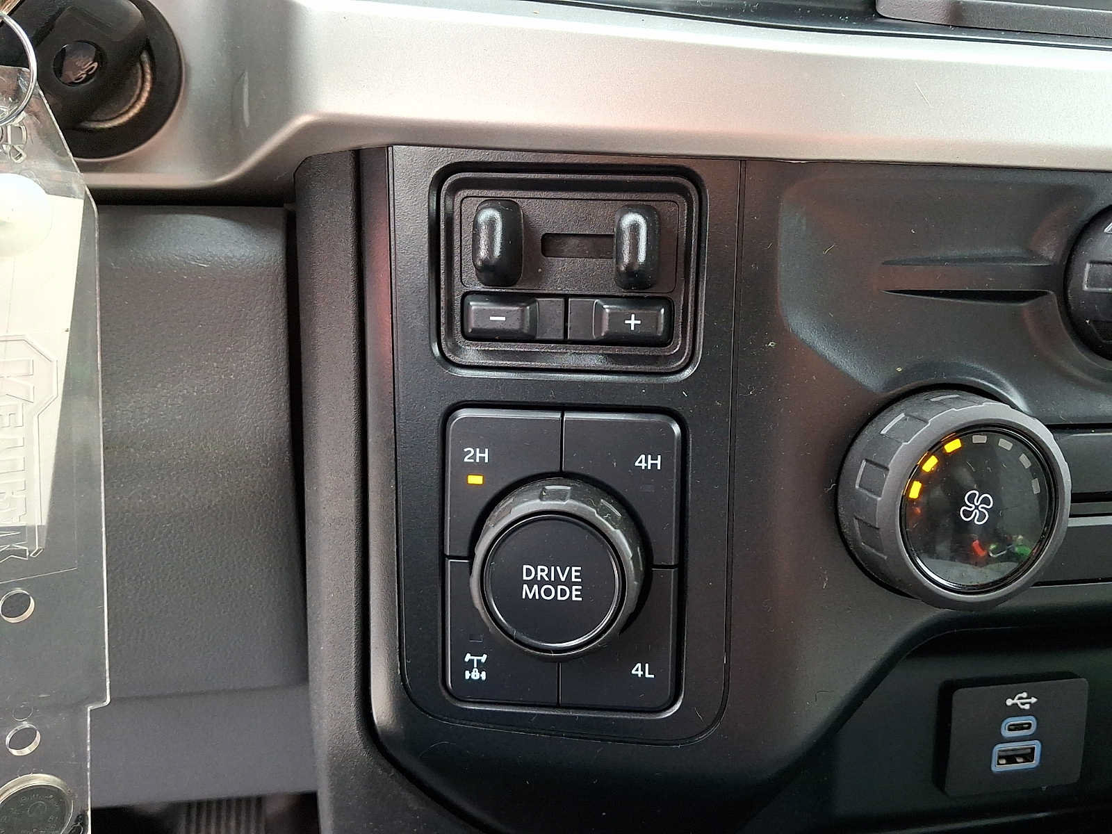 Used 2023 Ford F250 XL w/ STX Appearance Package AWD/4WD image 24