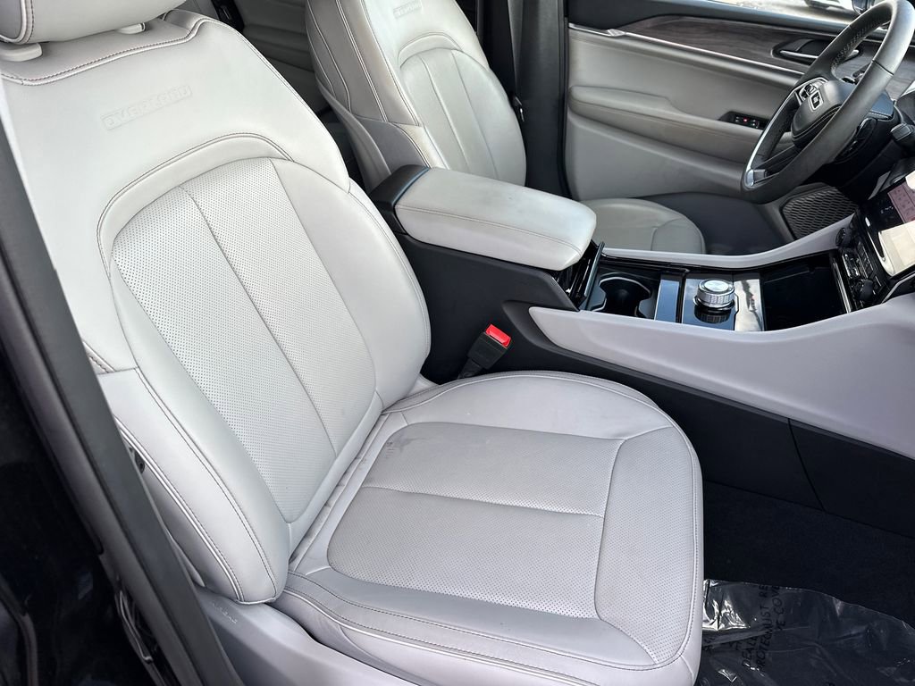 Used 2023 Jeep Grand Cherokee Overland image 13