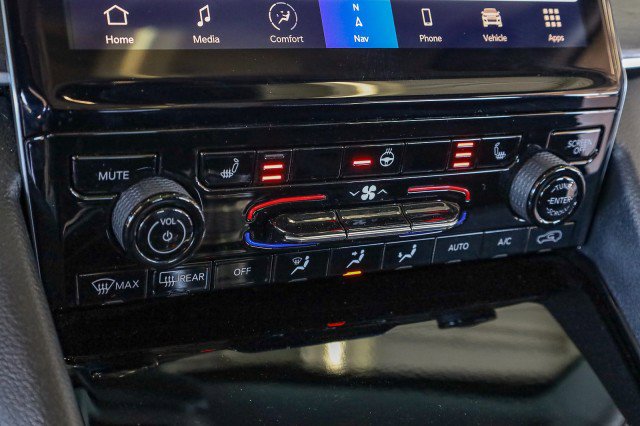 Used 2023 Jeep Grand Cherokee Limited image 19