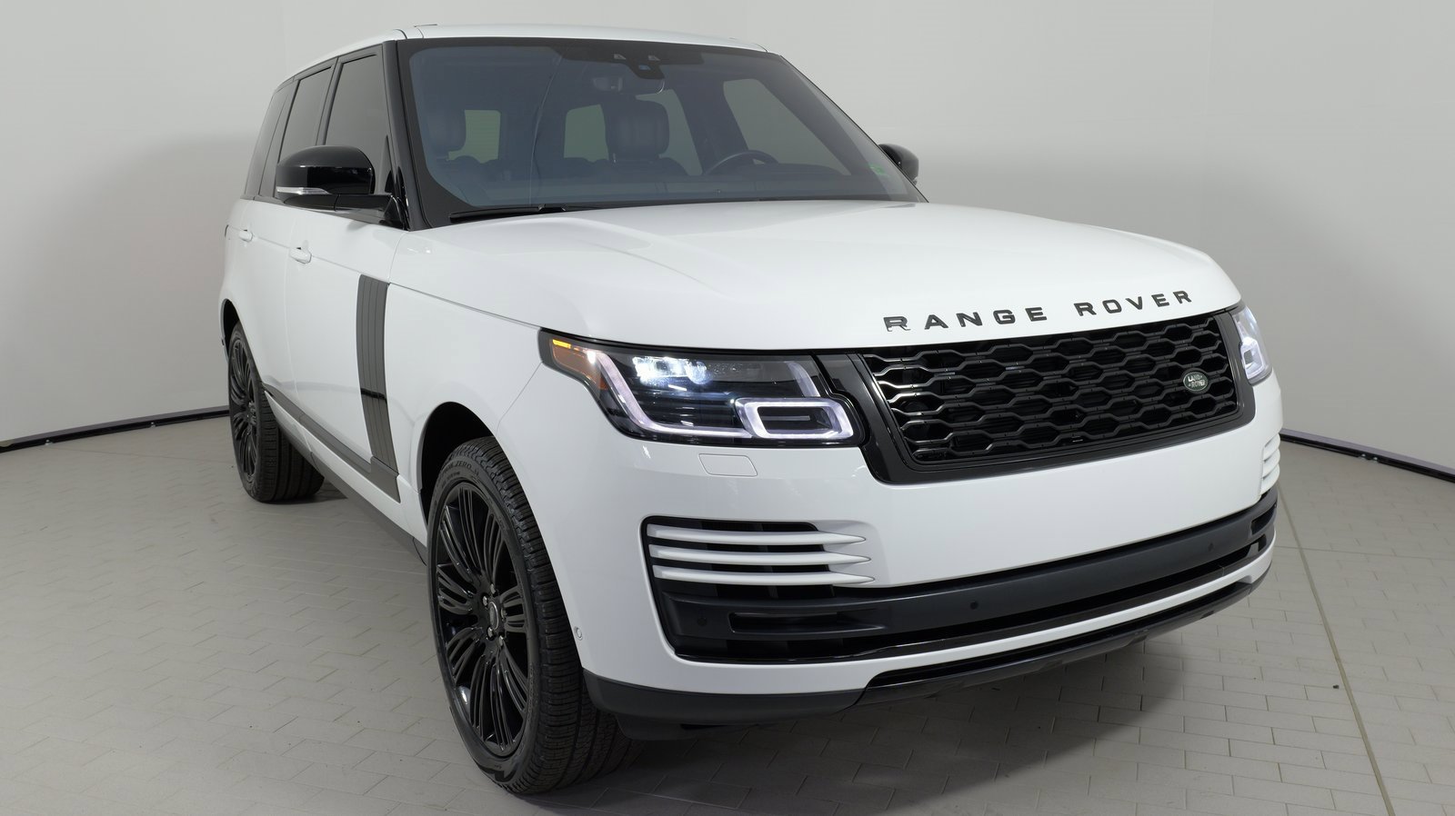 Used 2022 Land Rover Range Rover Westminster Edition image 6