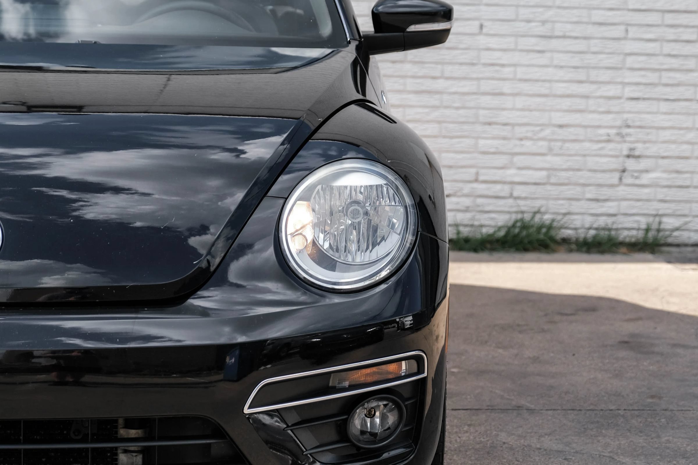 Used 2016 Volkswagen Beetle R-Line SE FWD image 35