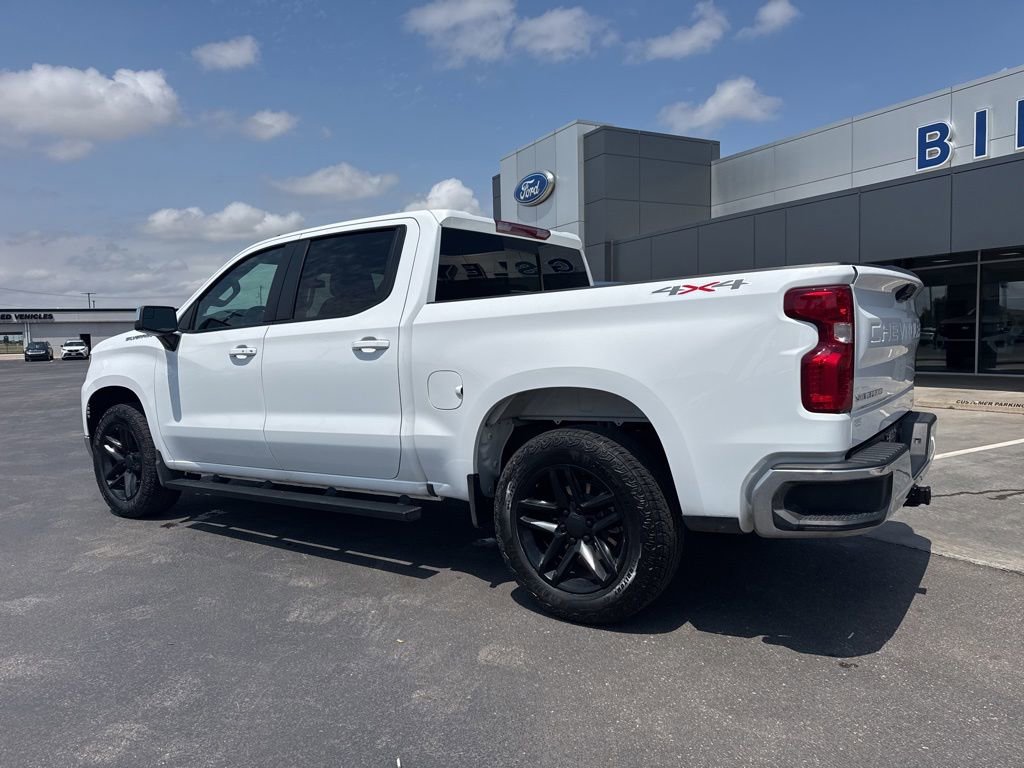 Used 2024 Chevrolet Silverado 1500 LT w/ Convenience Package II AWD/4WD image 3