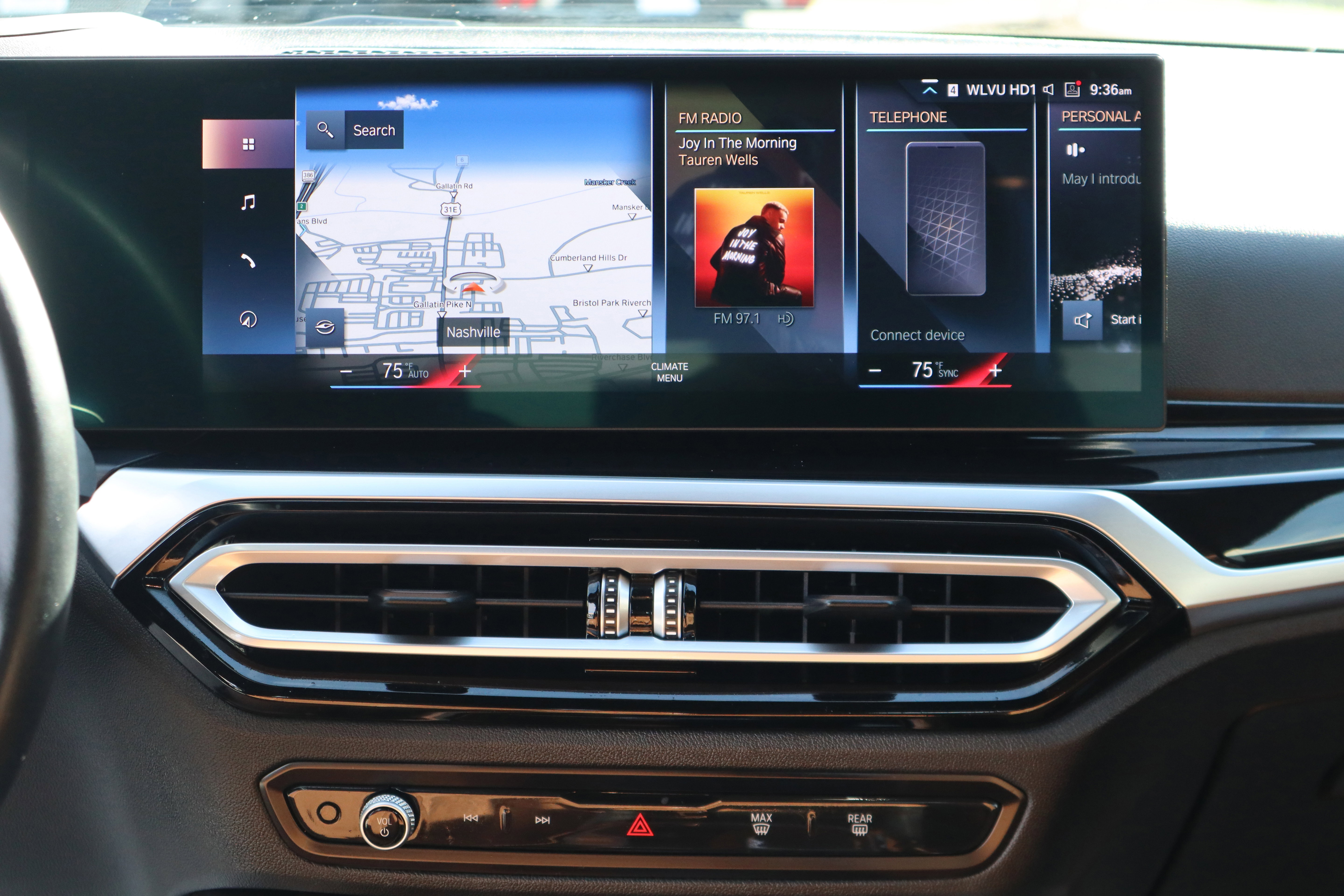 Used 2023 BMW 230i xDrive Coupe w/ Premium Package image 13