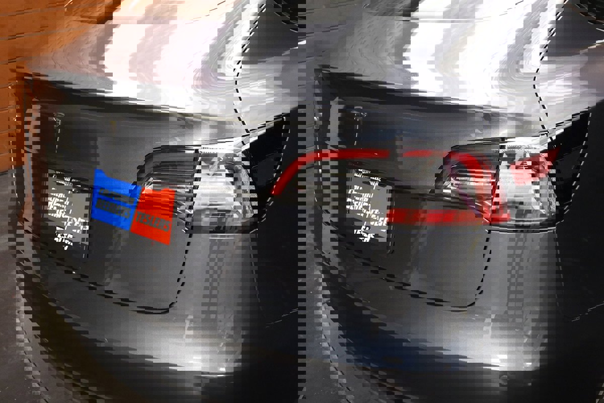 Used 2023 Tesla Model 3 Standard Range image 12