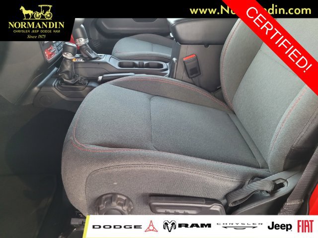 Certified 2025 Jeep Wrangler Unlimited Rubicon w/ Convenience Group AWD/4WD image 17