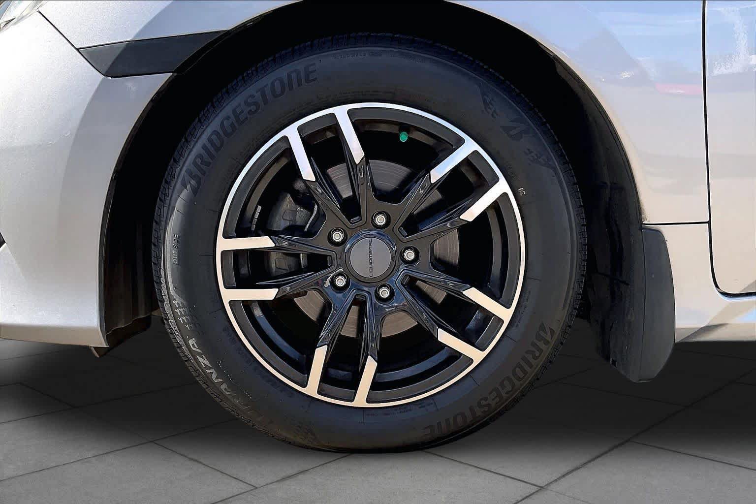 Used 2017 Honda Civic LX image 9