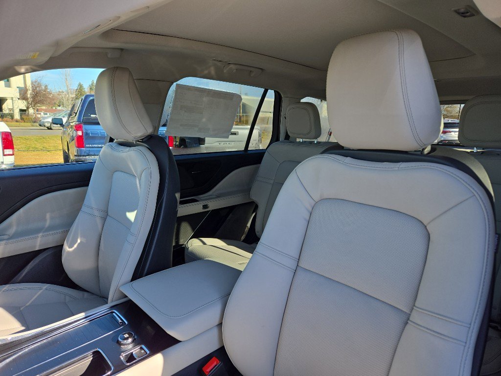 New 2026 Lincoln Aviator AWD image 9