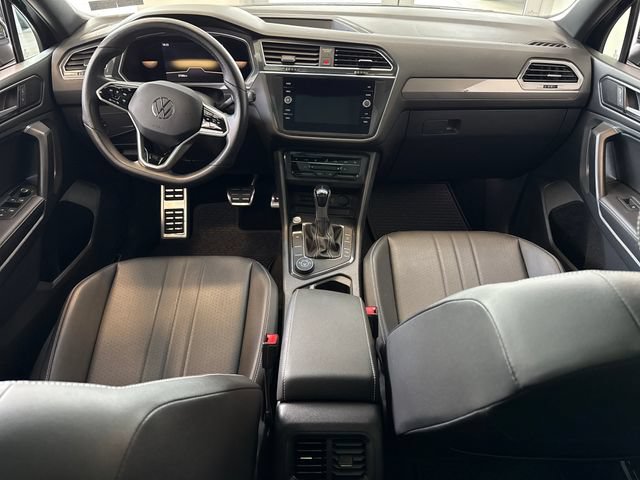 Used 2023 Volkswagen Tiguan SE R-Line AWD/4WD image 20