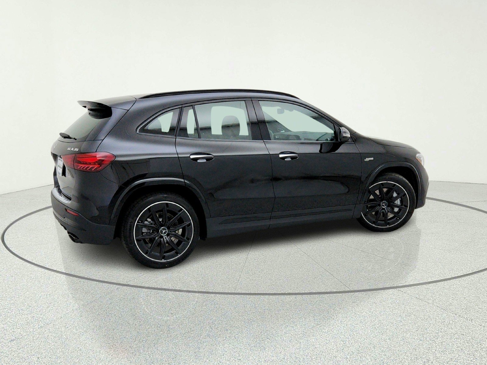 New 2026 Mercedes-Benz GLA 35 AMG 4MATIC image 8
