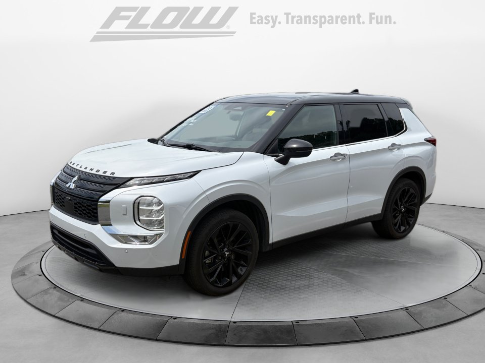 Used 2023 Mitsubishi Outlander SEL AWD/4WD image 4