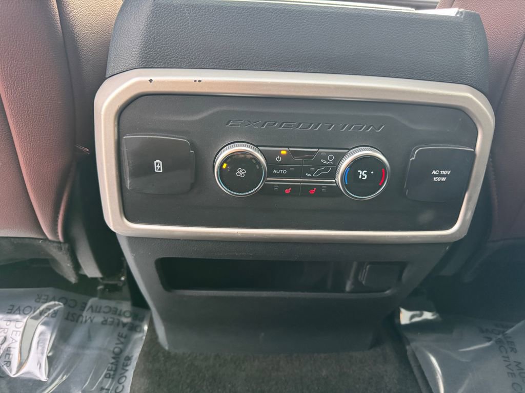 Used 2023 Ford Expedition Limited AWD/4WD image 43