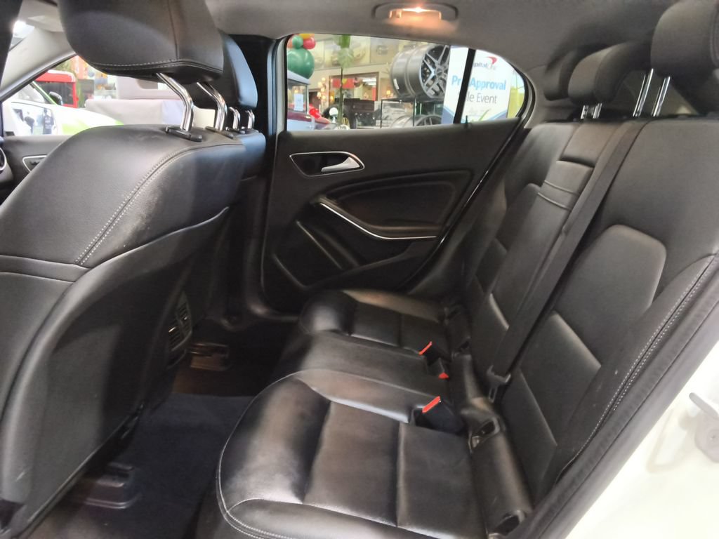 Used 2015 Mercedes-Benz GLA 250 4MATIC image 16