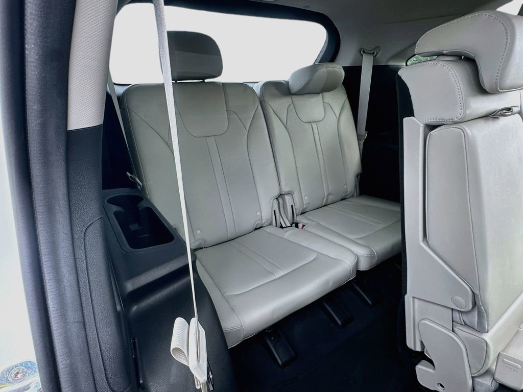Used 2023 Kia Sorento S FWD image 26
