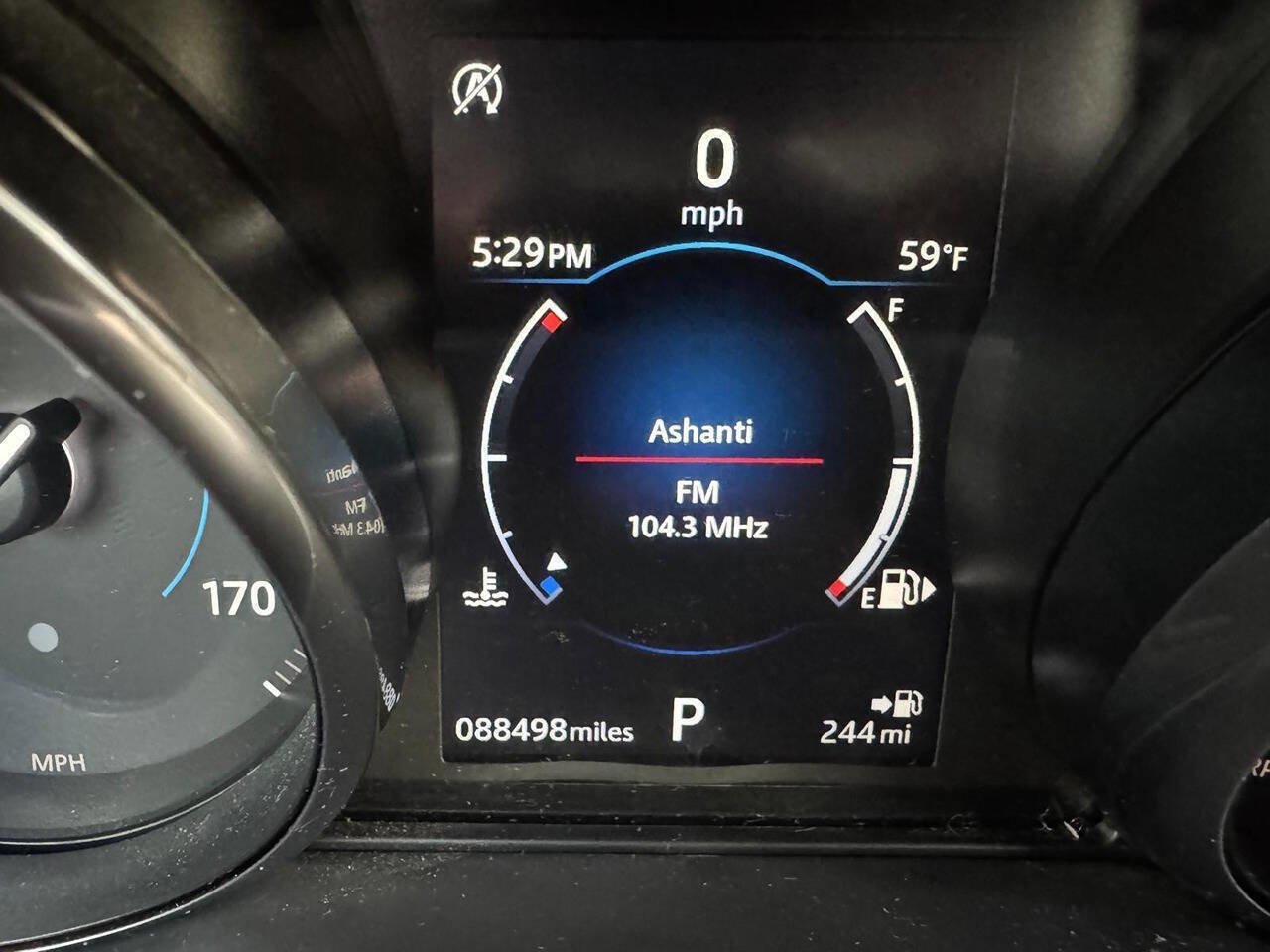 Used 2018 Jaguar F-PACE Premium image 21