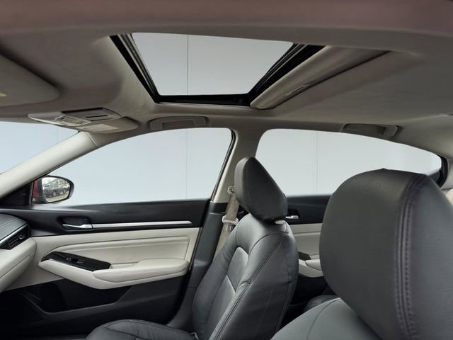 Used 2021 Nissan Altima 2.5 SV w/ SV Premium Package image 12