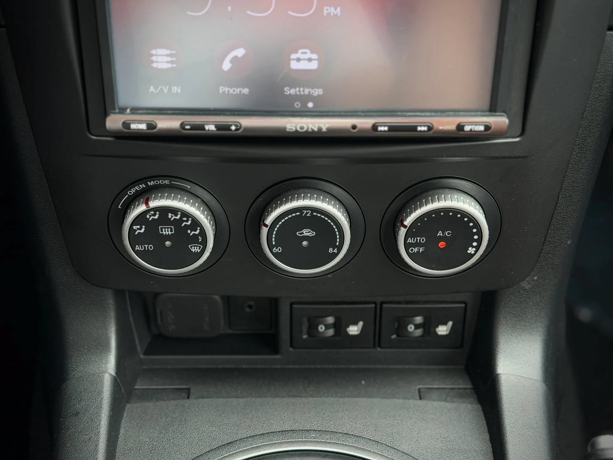 Used 2015 MAZDA MX-5 Miata Grand Touring w/ Premium Package RWD image 28