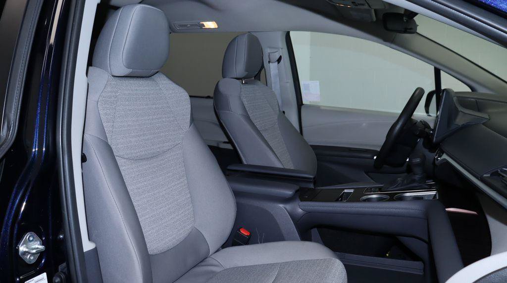 Used 2024 Toyota Sienna LE AWD/4WD image 24