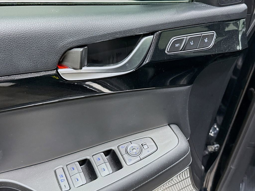 Used 2022 Hyundai Palisade Limited image 18