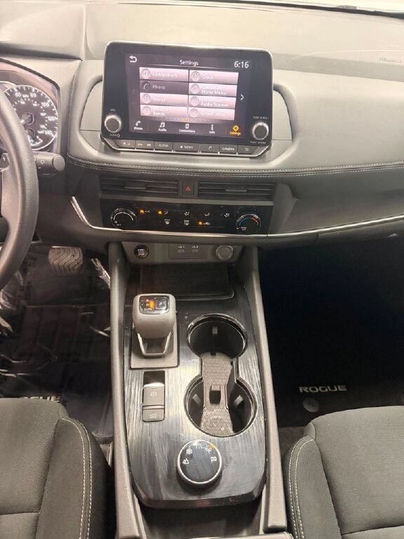 Used 2024 Nissan Rogue S AWD/4WD image 30