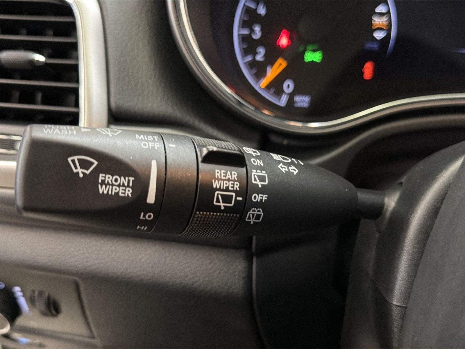 Used 2020 Jeep Grand Cherokee Altitude RWD image 37