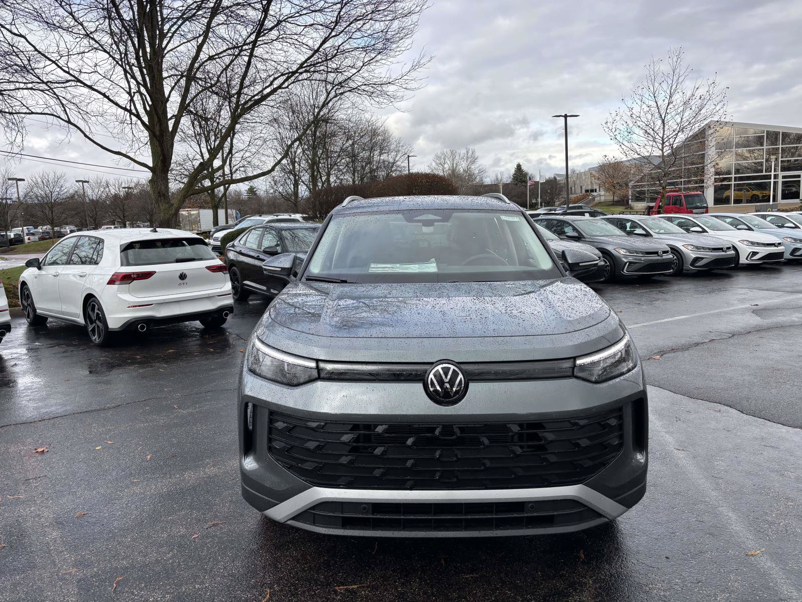 New 2026 Volkswagen Tiguan SE AWD/4WD image 2