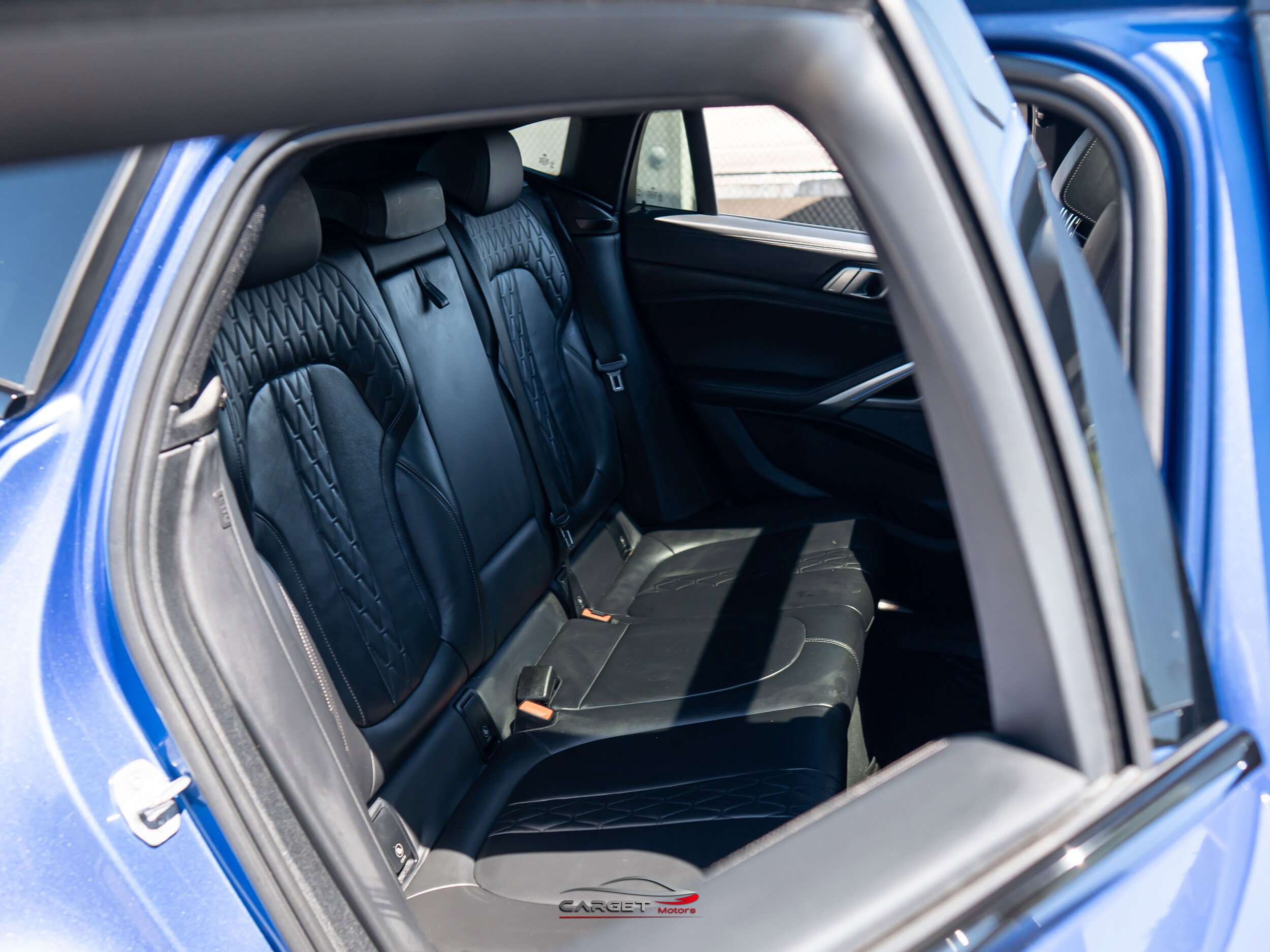 Used 2020 BMW X6 M50i w/ Premium Package AWD/4WD image 18
