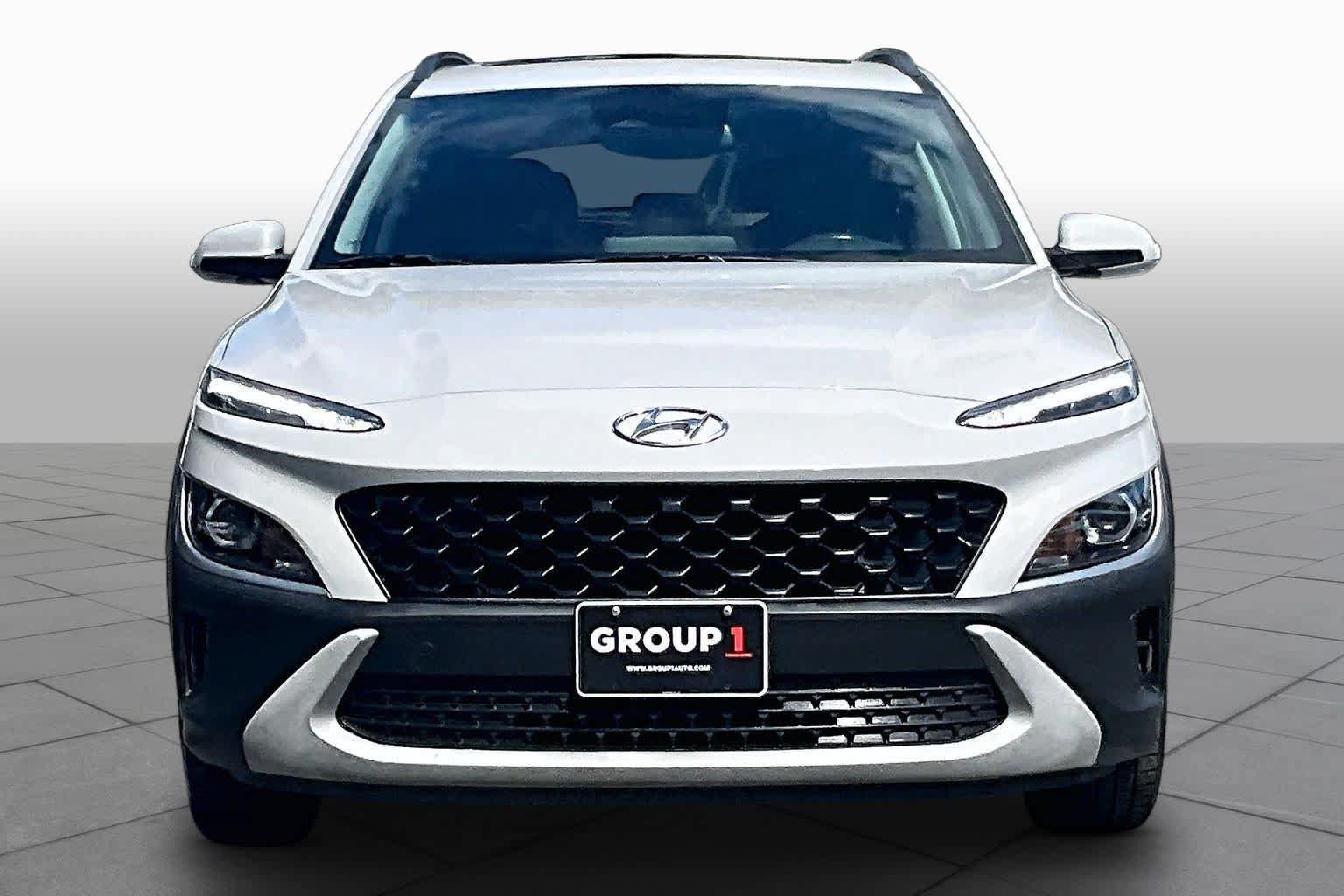 Used 2022 Hyundai Kona SEL w/ Convenience Package FWD image 4