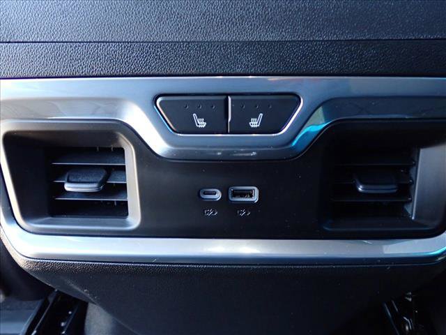 Used 2025 Chevrolet Silverado 1500 High Country AWD/4WD image 9