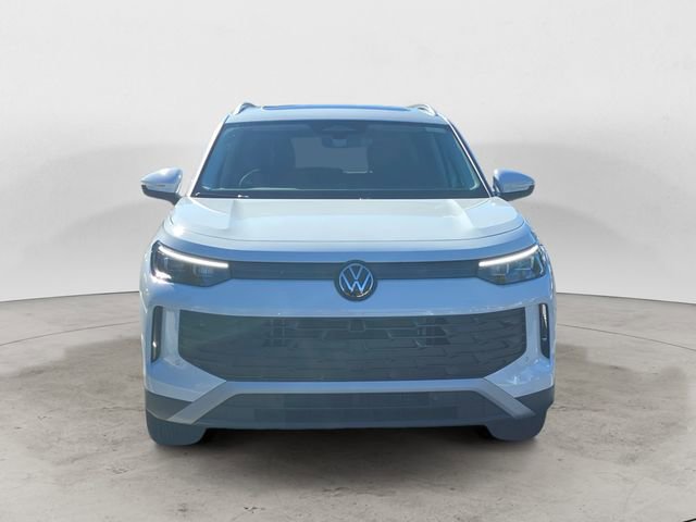 New 2025 Volkswagen Tiguan SE image 8
