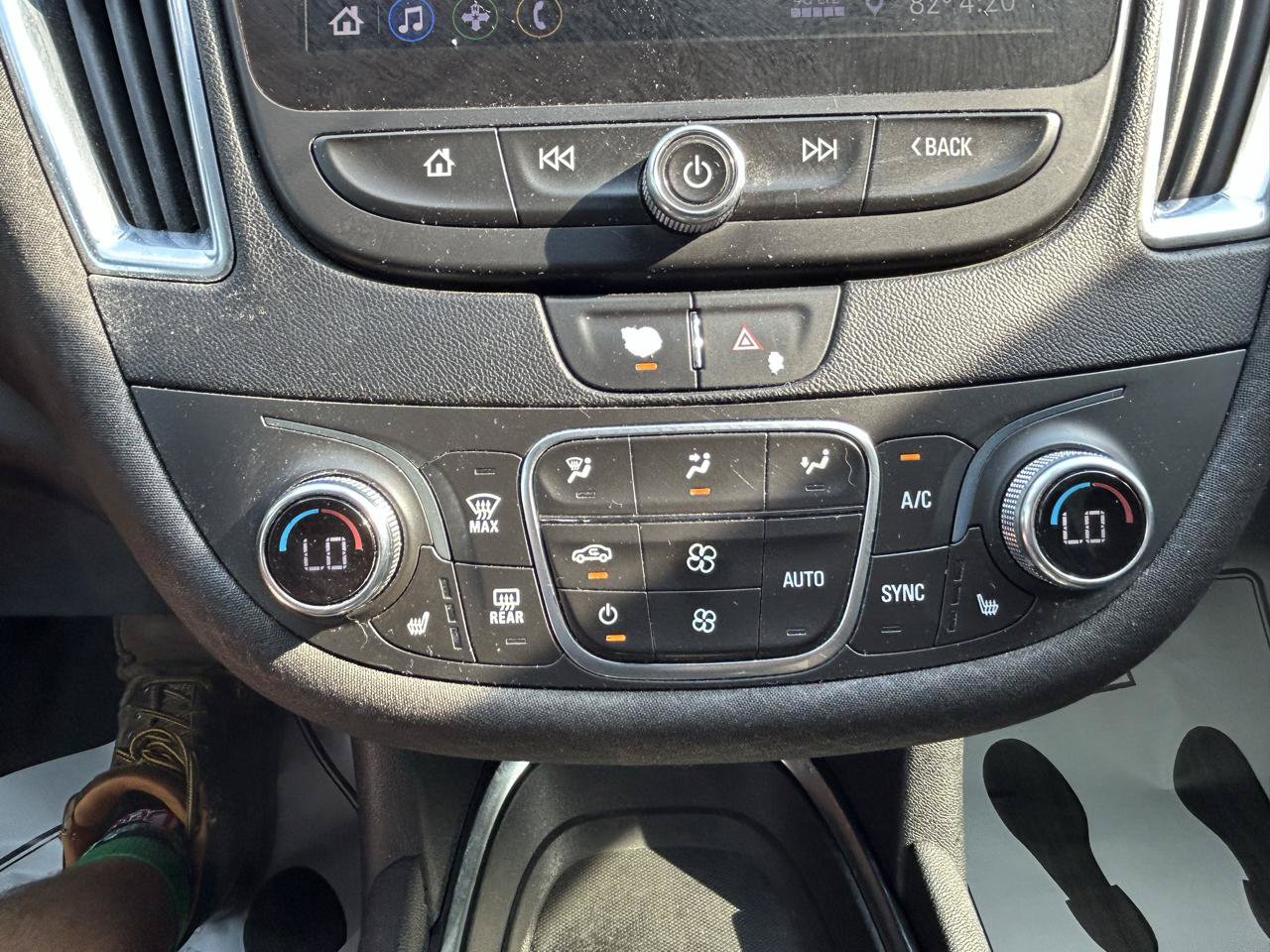 Used 2020 Chevrolet Malibu LT FWD image 25