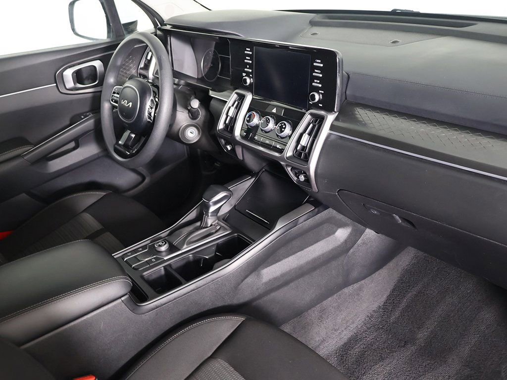 Used 2023 Kia Sorento LX image 25