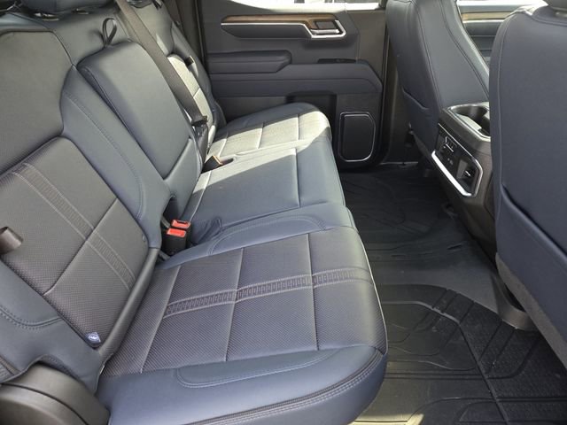 Certified 2025 Chevrolet Silverado 1500 High Country w/ Technology Package image 30