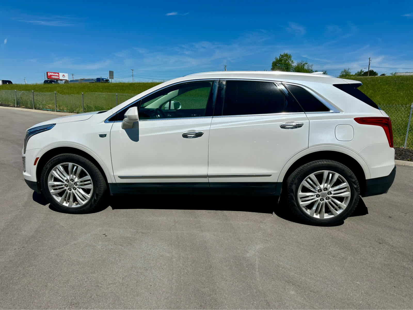 Used 2017 Cadillac XT5 Premium Luxury FWD image 8