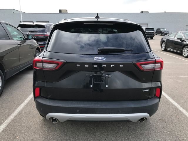 Used 2023 Ford Escape SE image 35