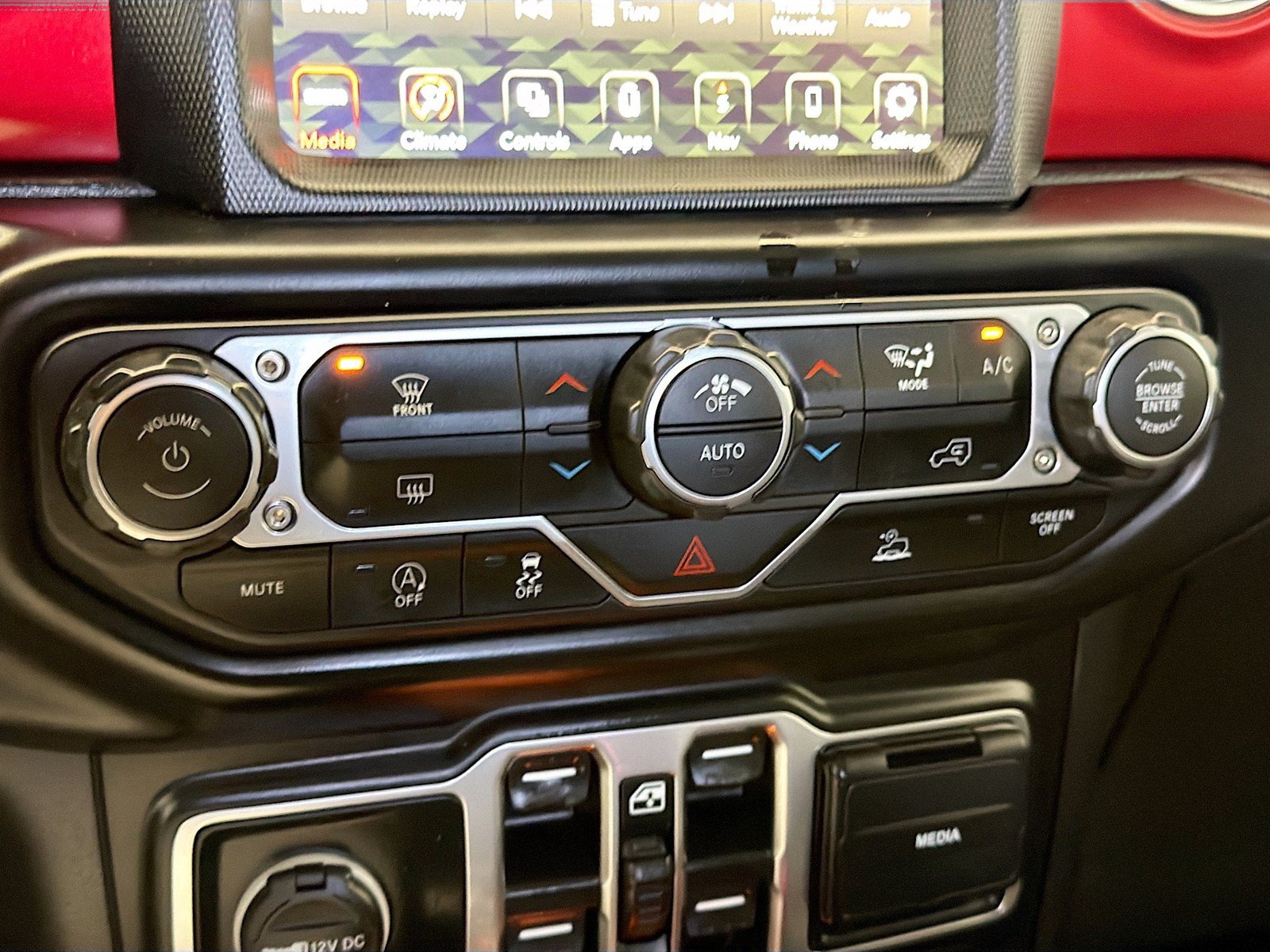 Used 2022 Jeep Gladiator Rubicon w/ LED Lighting Group AWD/4WD image 10