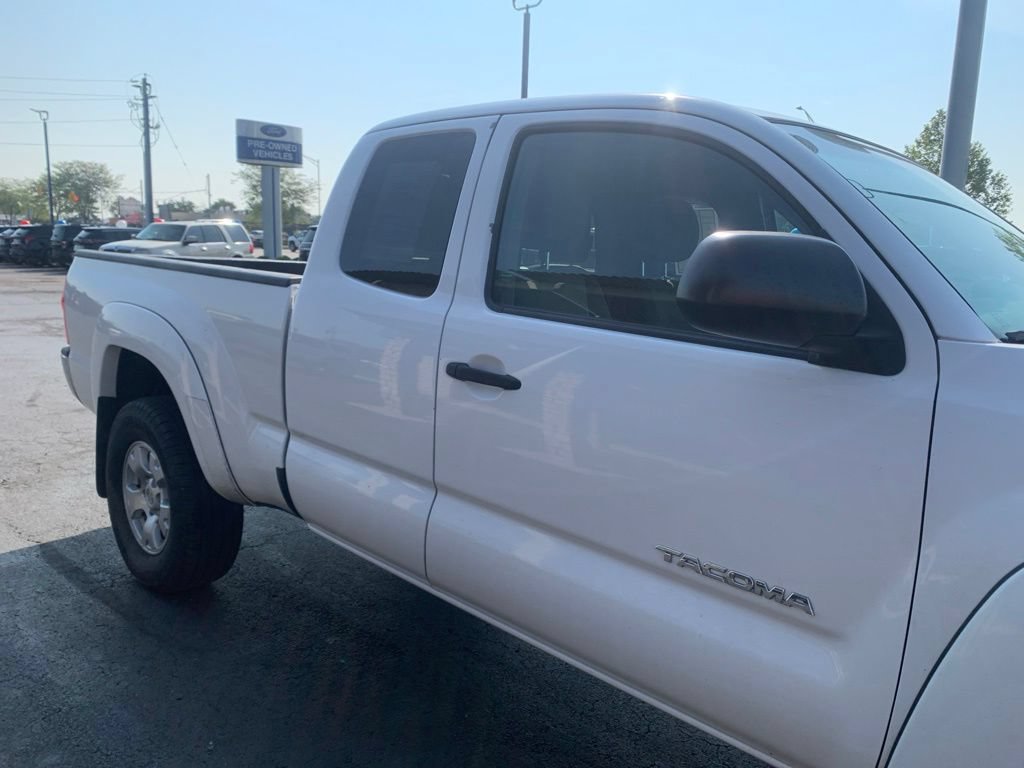 Used 2015 Toyota Tacoma 4x4 Access Cab w/ SR5 Package image 15