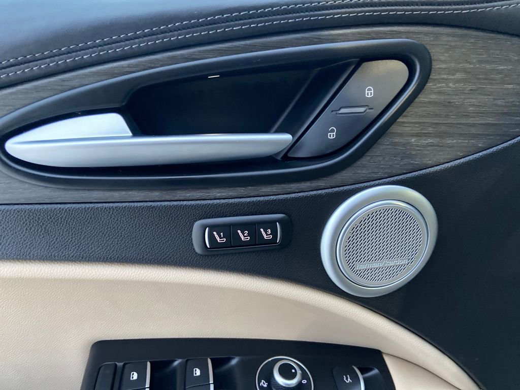 Used 2023 Alfa Romeo Stelvio Ti Lusso w/ Quick Order Package 22X Lusso image 14