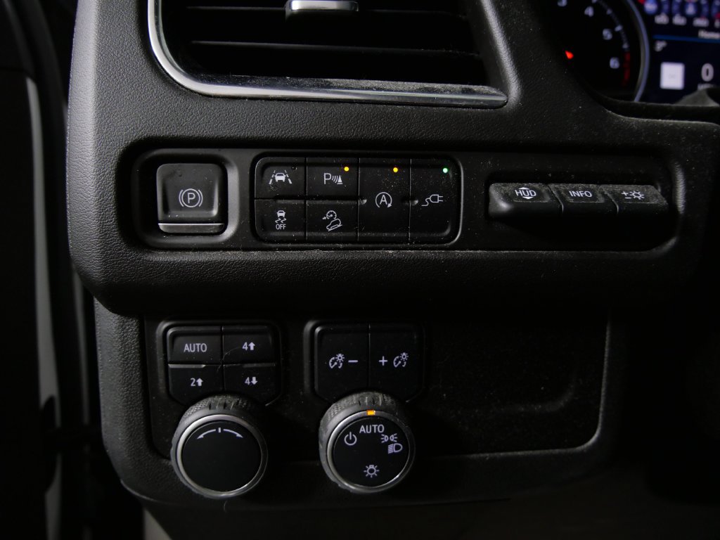 Used 2021 Chevrolet Suburban High Country AWD/4WD image 17