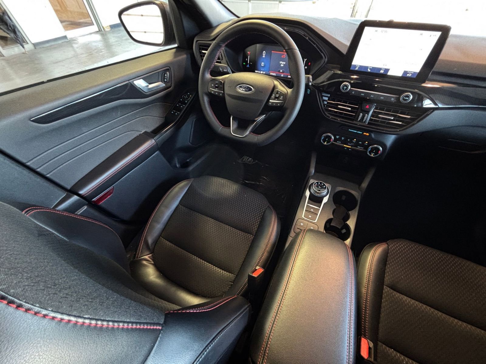 Used 2025 Ford Escape ST-Line image 34