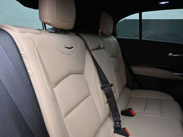 Used 2024 Cadillac XT4 Luxury w/ Cold Weather Package AWD/4WD image 16