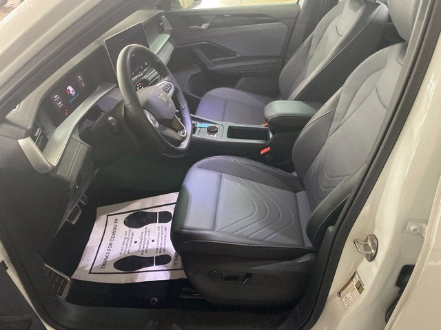 Certified 2026 Volkswagen Tiguan SE R-Line FWD image 15