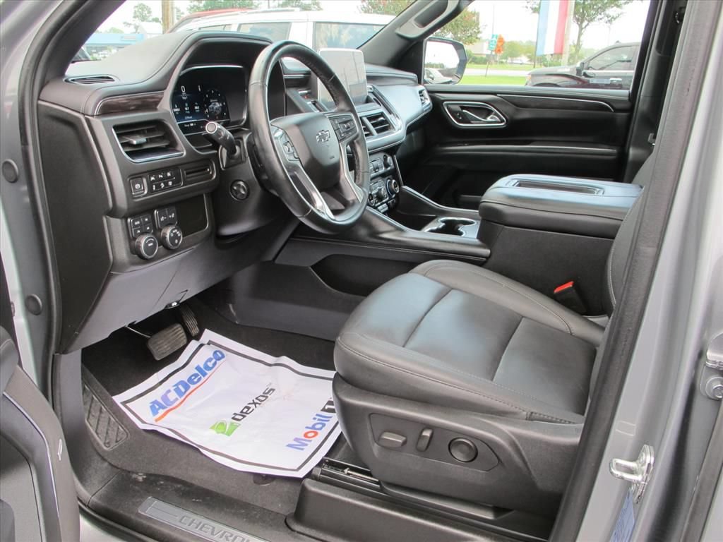 Used 2024 Chevrolet Tahoe Z71 w/ Luxury Package AWD/4WD image 11
