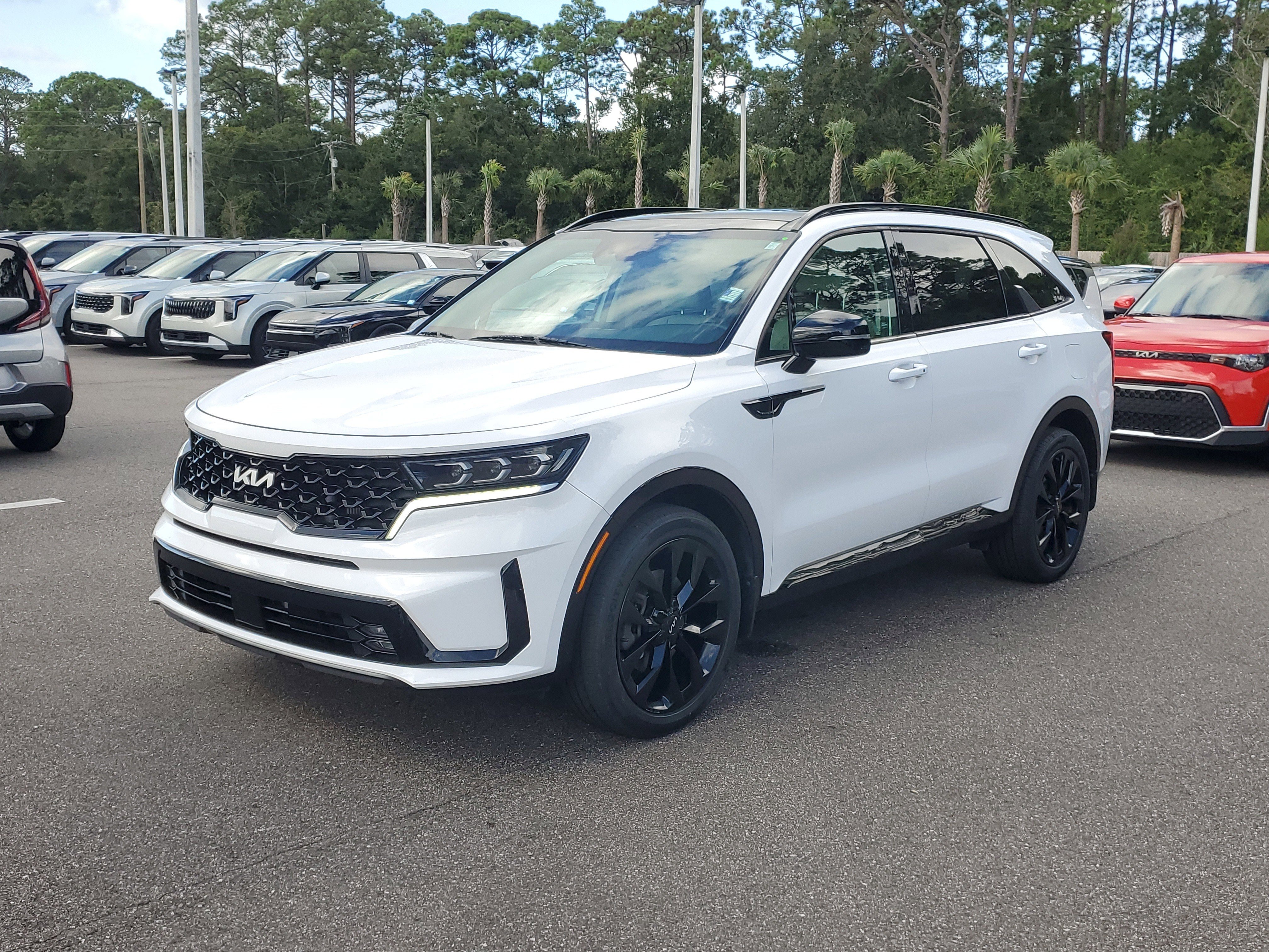 Certified 2022 Kia Sorento SX image 3