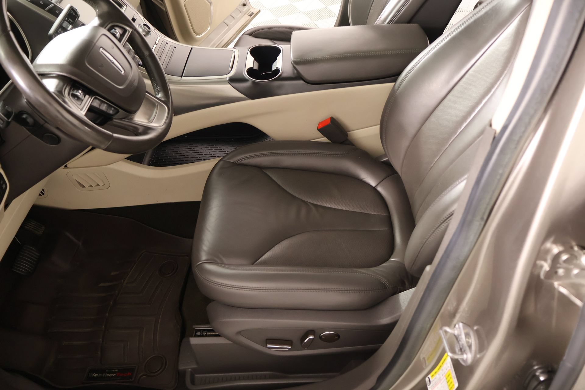 Used 2019 Lincoln Nautilus Select FWD image 11